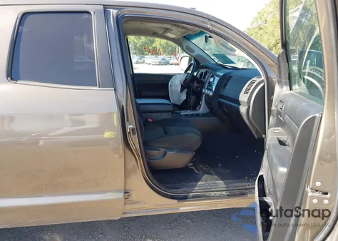 2011 Toyota Tundra Grade 5.7L V8 z USA, uszkodzony, nr VIN 5TFUY5F12BX170894